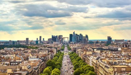 la-defense-business-area-grande-armee-avenue-P74W38K-e1569919674538